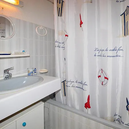 Stunning In W/ Outdoor Swimming Pool And Outdoor Swimming Pool Apartment *